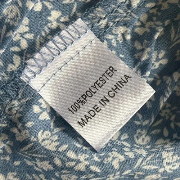 Petal & Pup Smocked Tiered Puff Sleeve Floral Blue White Mini Dress Size 8 - Picture 11 of 11